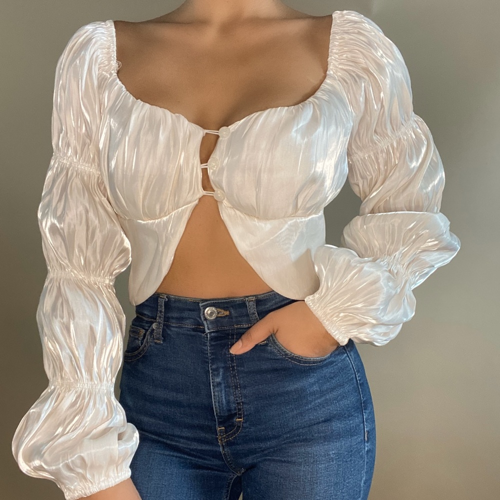 Balloon sleeve crop top